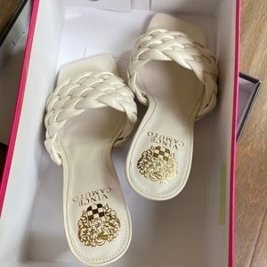 Vince Camuto brinela heels